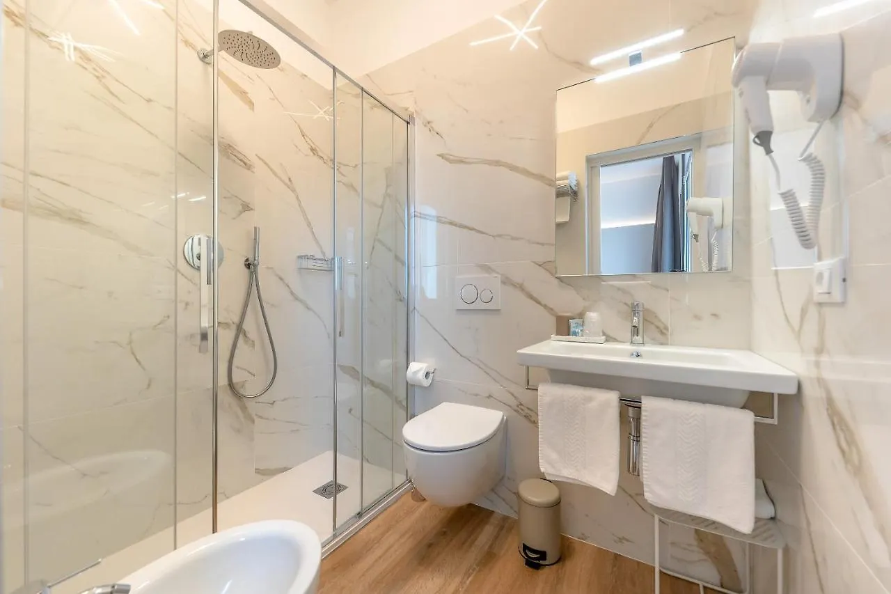 Hotel Delfino Caorle 3*,
