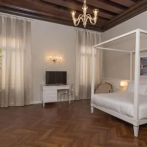 Sonder Salute Palace Venecia